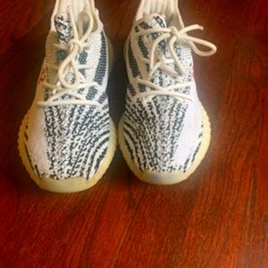Yeezy Zebra 350 VS